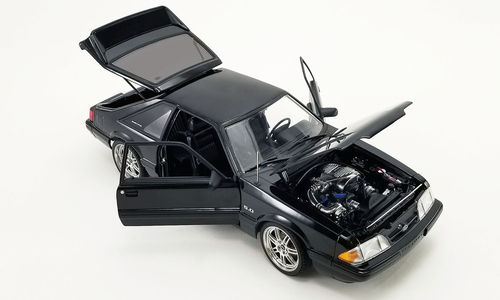 1990 Ford Mustang Custom Foxbody schwarz