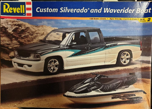 Custom Silverado und Waverider Boat Set