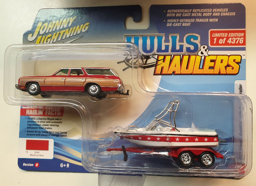 1973 Chevy Caprice mit Boat & Trailer rot/Holz Optik 1/64