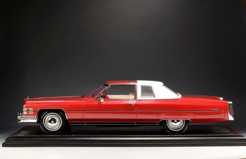 1974 Cadillac Coupe De Ville dynasty red Hochwertiges Limitiertes Modell